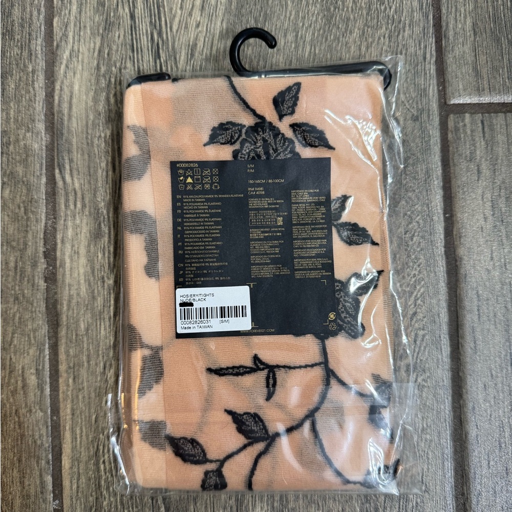 NWT Forever 21 Black Floral Patterned Tights Size S/M - Picture 2 of 2
